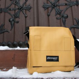 Tasche Comfort Small in der Farbe Milchkaffee